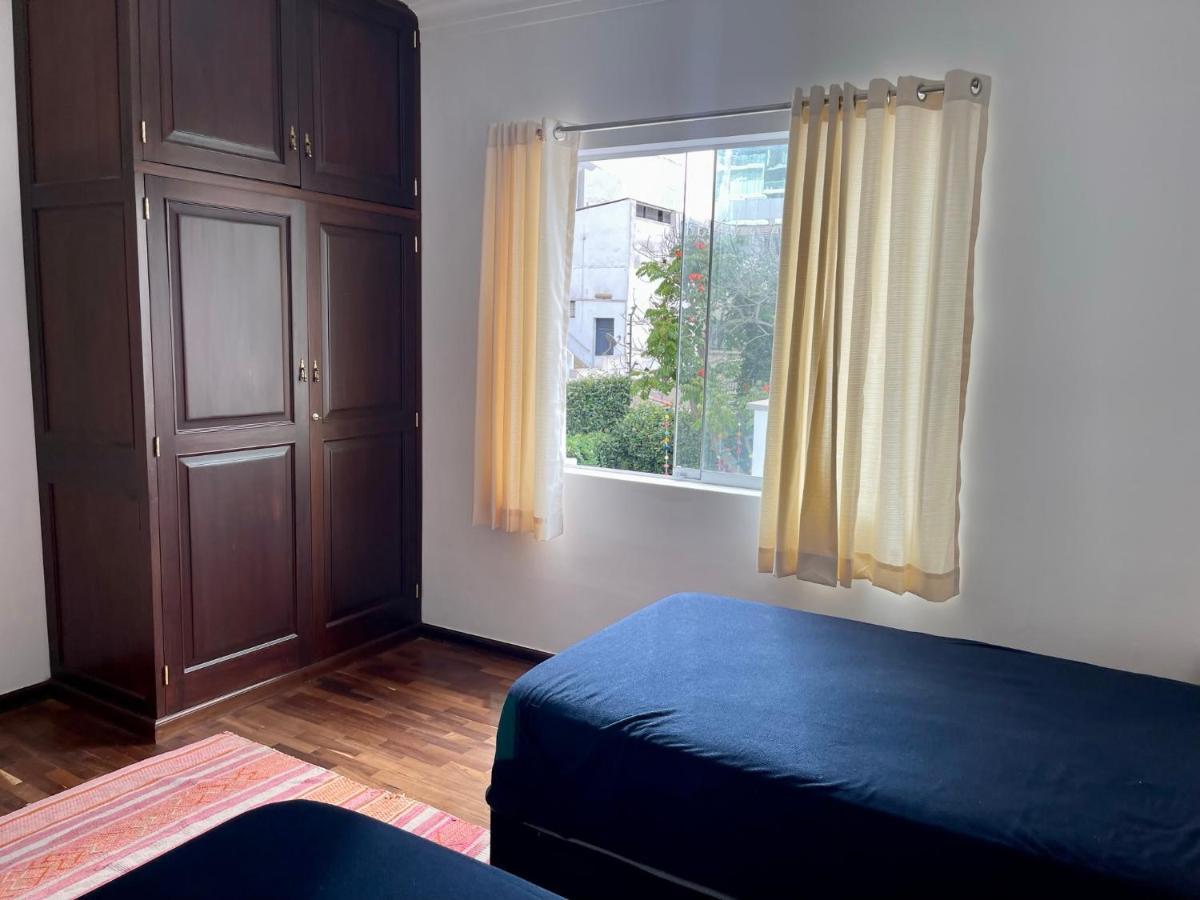 Casaroma Hostels Lima Buitenkant foto