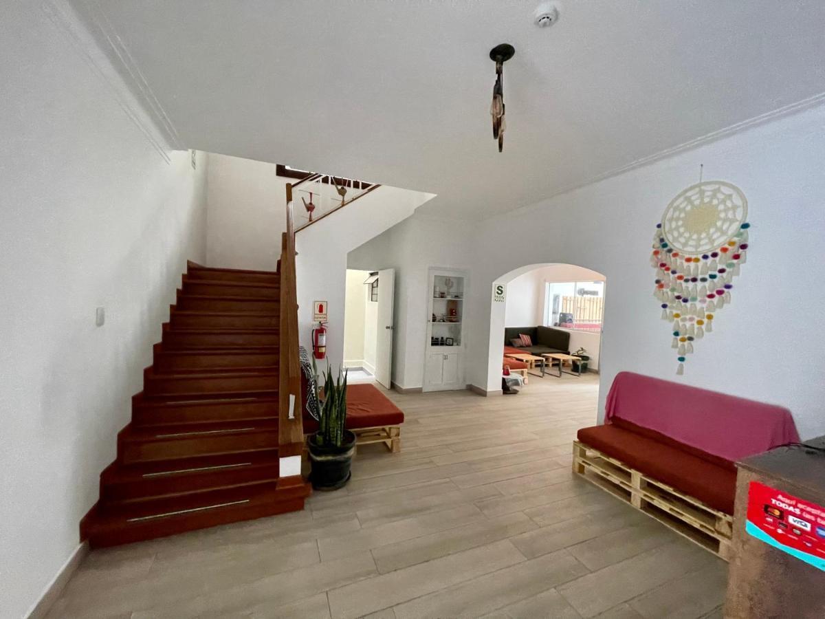Casaroma Hostels Lima Buitenkant foto
